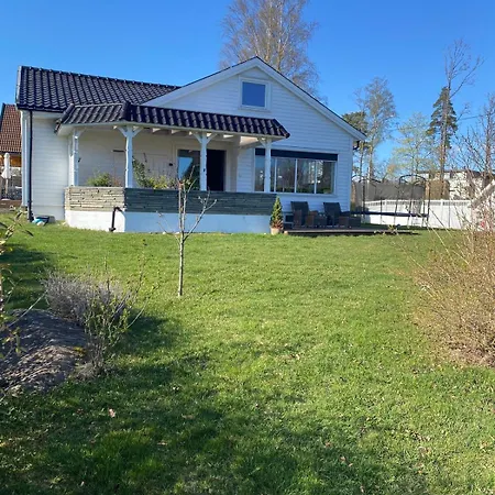 Child-friendly House With Large Garden 600 M From The Ocean Villaer Tønsberg