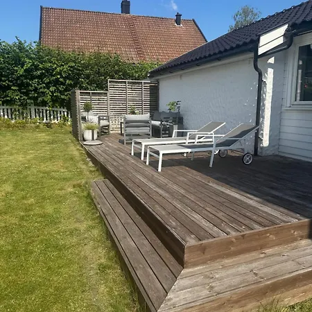 Child-friendly House With Large Garden 600 M From The Ocean Villaer *