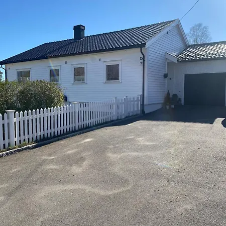 Child-friendly House With Large Garden 600 M From The Ocean