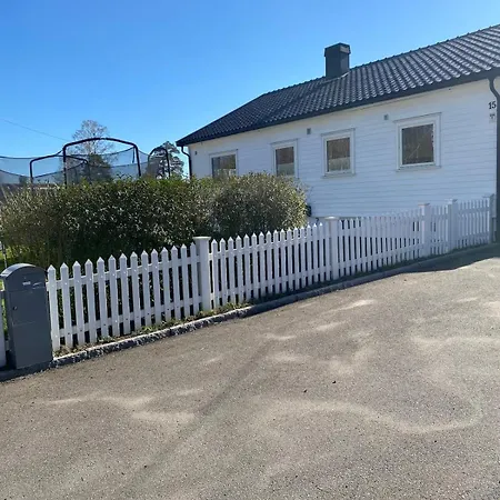 Child-friendly House With Large Garden 600 M From The Ocean Villaer Tønsberg