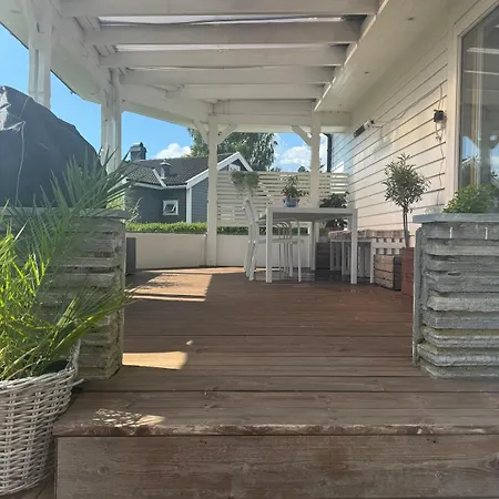 Child-friendly House With Large Garden 600 M From The Ocean