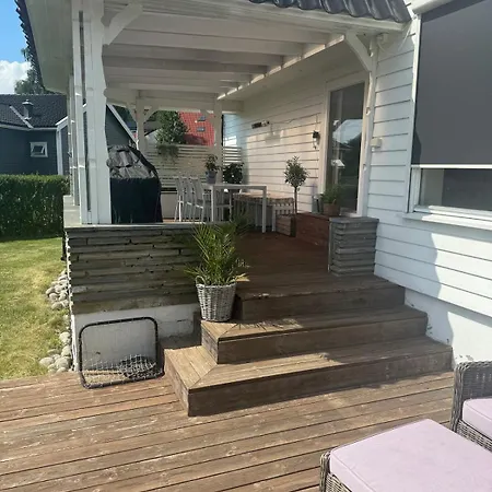 Child-friendly House With Large Garden 600 M From The Ocean
